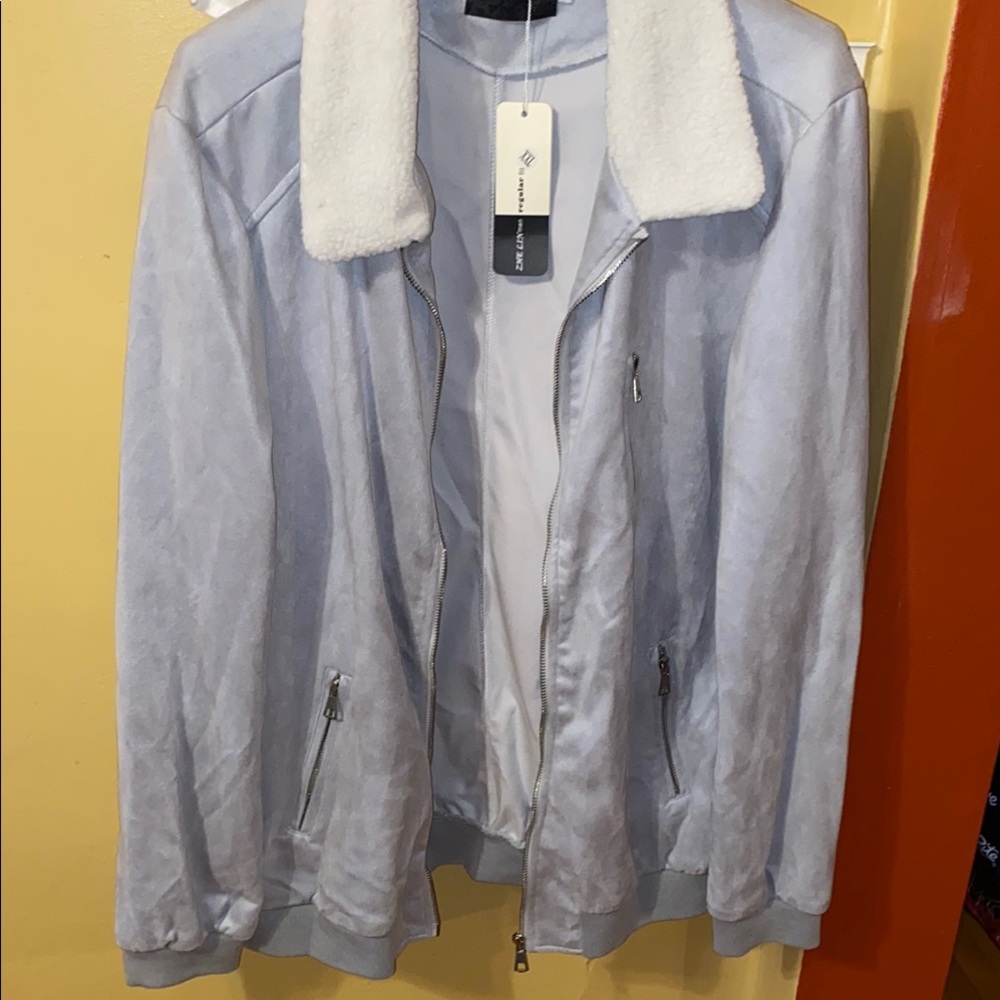 Men's Gray Jacket with White Collar